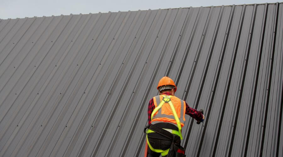 Professional gutter cleaning in Willard, MO